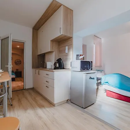 Old Town Studio Apartment *